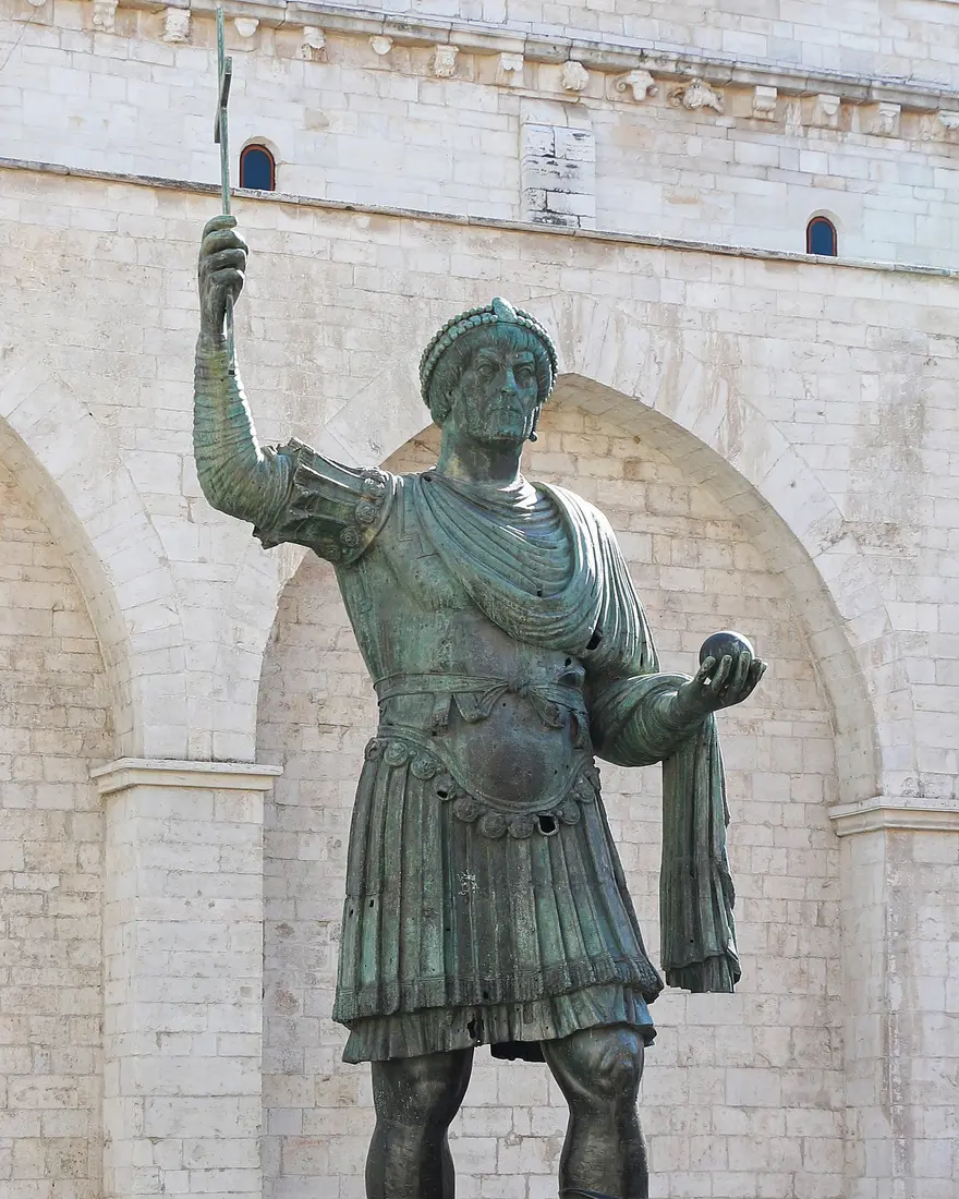 Il Colosso di Barletta, statua in bronzo